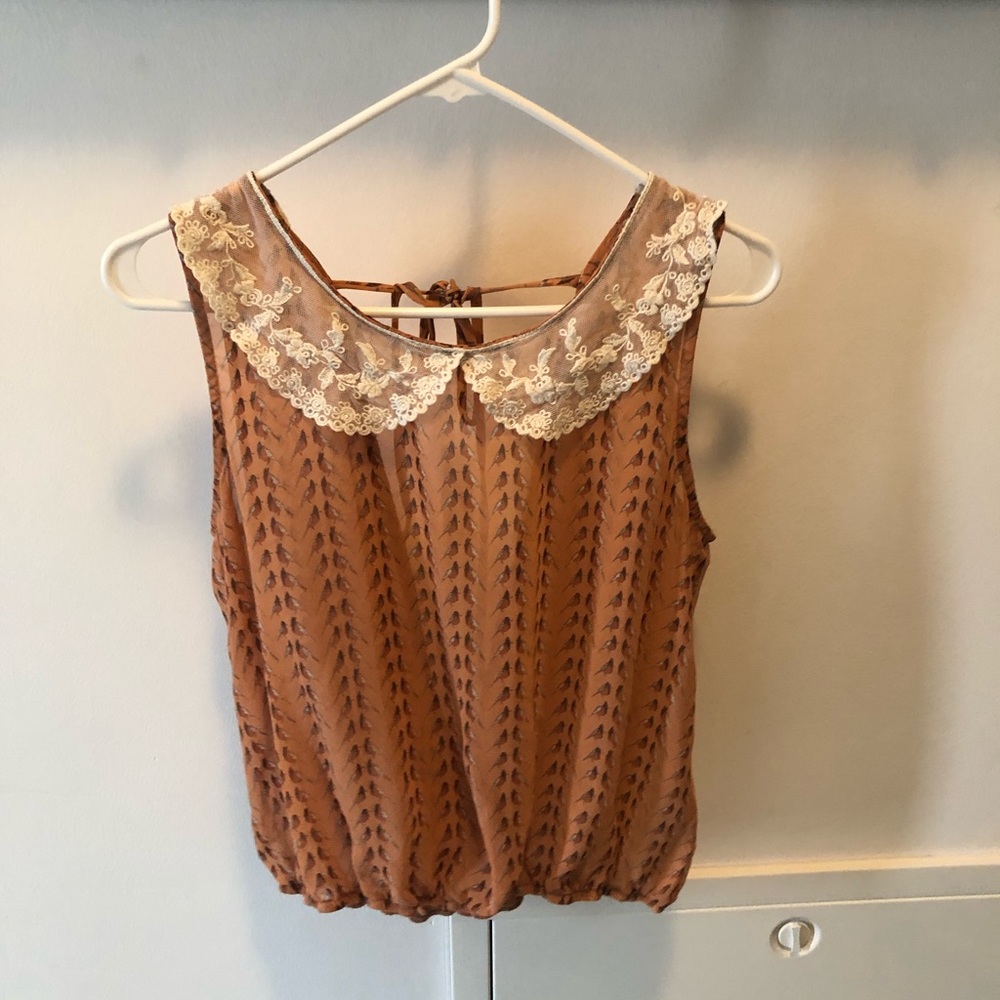 Floral tank top with Peter Pan collar